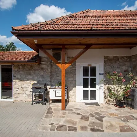 Jókisshely Apartman